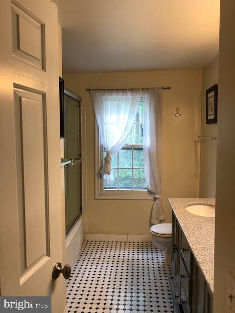 9801 Bronte Drive Fairfax, VA 22032 - Photo 23 of 36 Hall Bath as previously shown