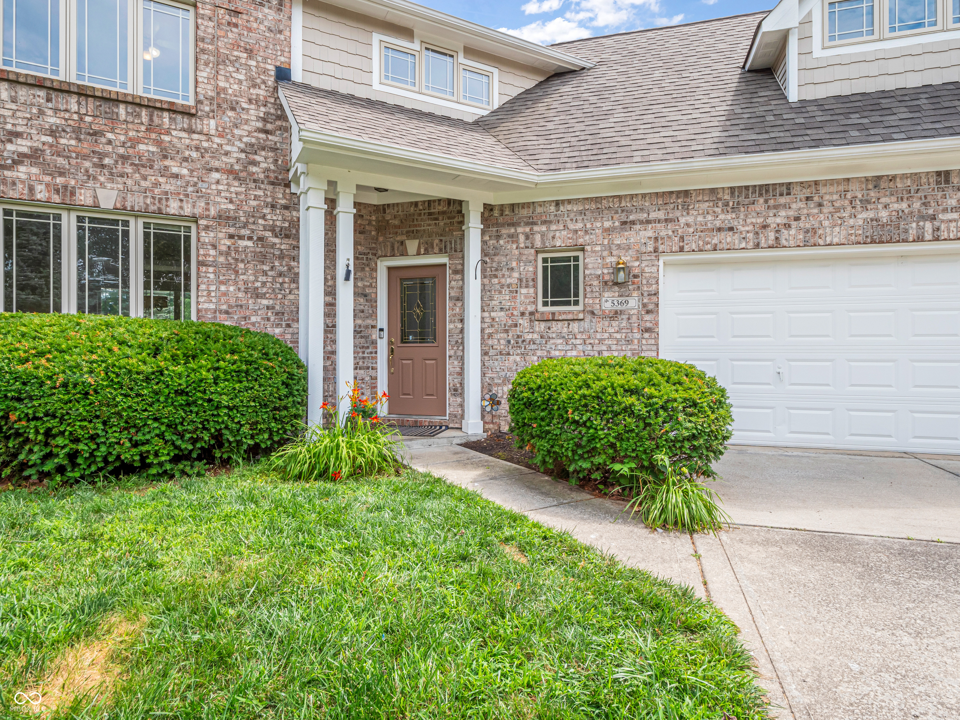 5369 Rippling Brook Way Carmel, IN 46033 - Photo 3 of 42 Gallery Image 3