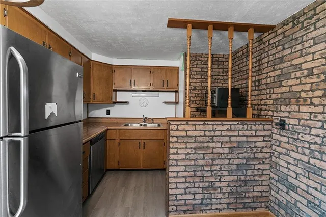 $209,900 | 440 Fairwood Drive, Irwin, PA 15642