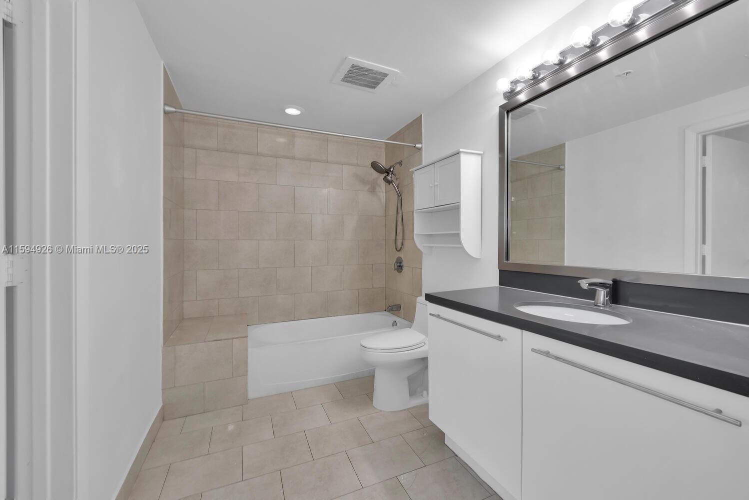 90 Southwest 3rd Street, Unit 1112 Miami, FL 33130 - Photo 14 of 25 Gallery Image 14