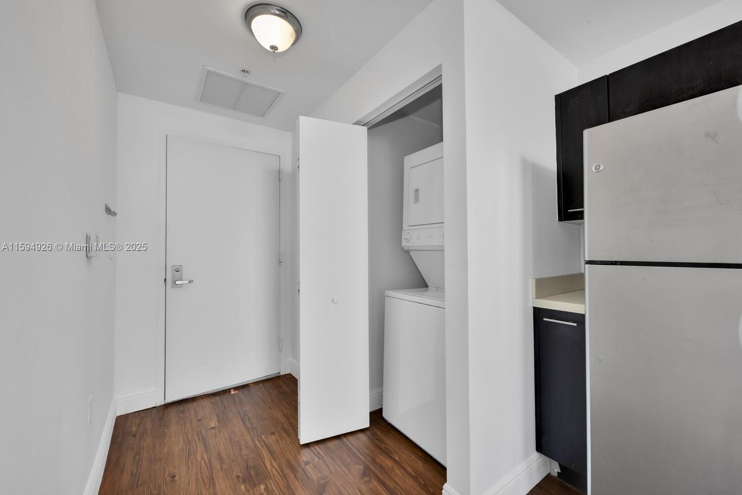 90 Southwest 3rd Street, Unit 1112 Miami, FL 33130 - Photo 5 of 25 Gallery Image 5