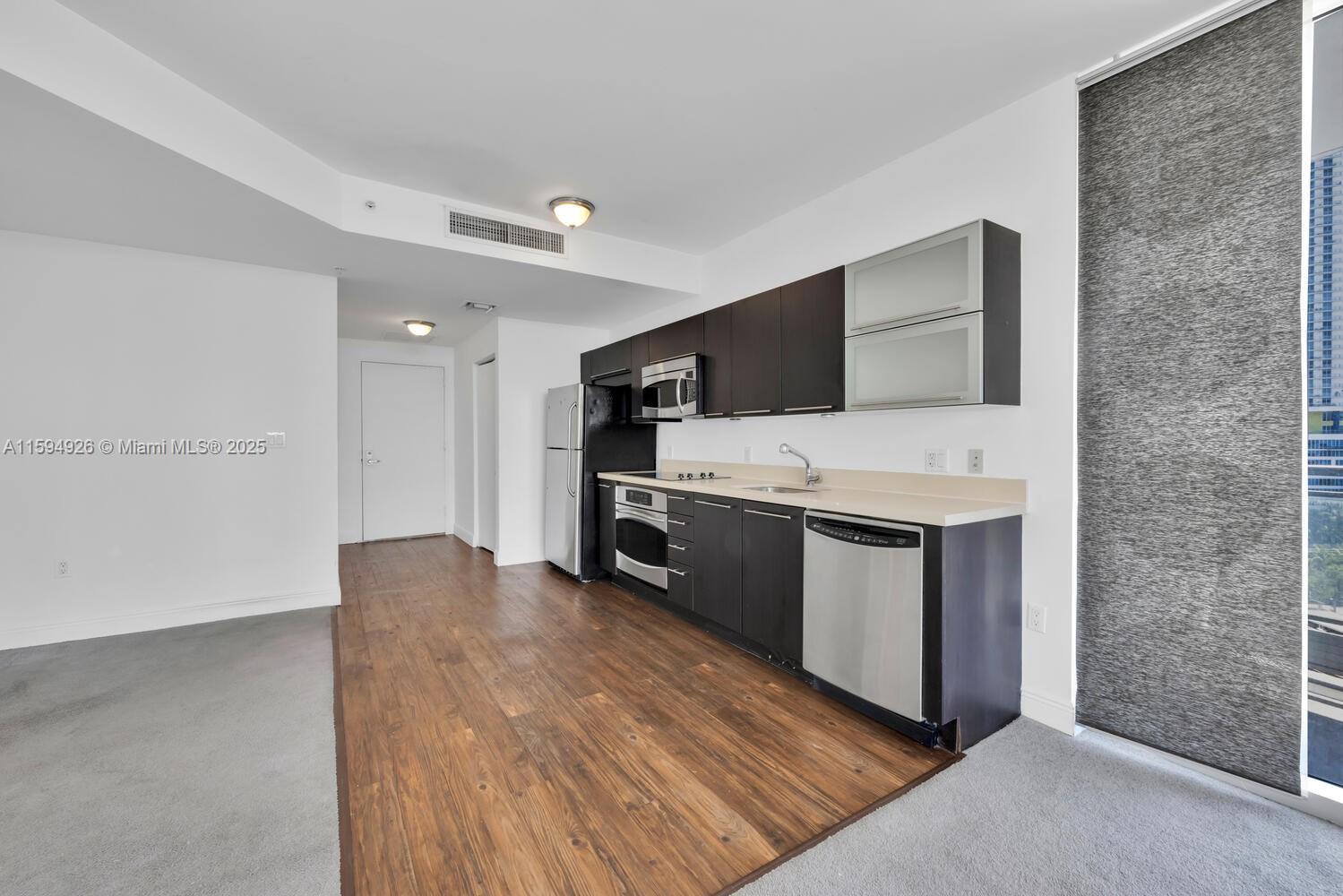 90 Southwest 3rd Street, Unit 1112 Miami, FL 33130 - Photo 8 of 25 Gallery Image 8