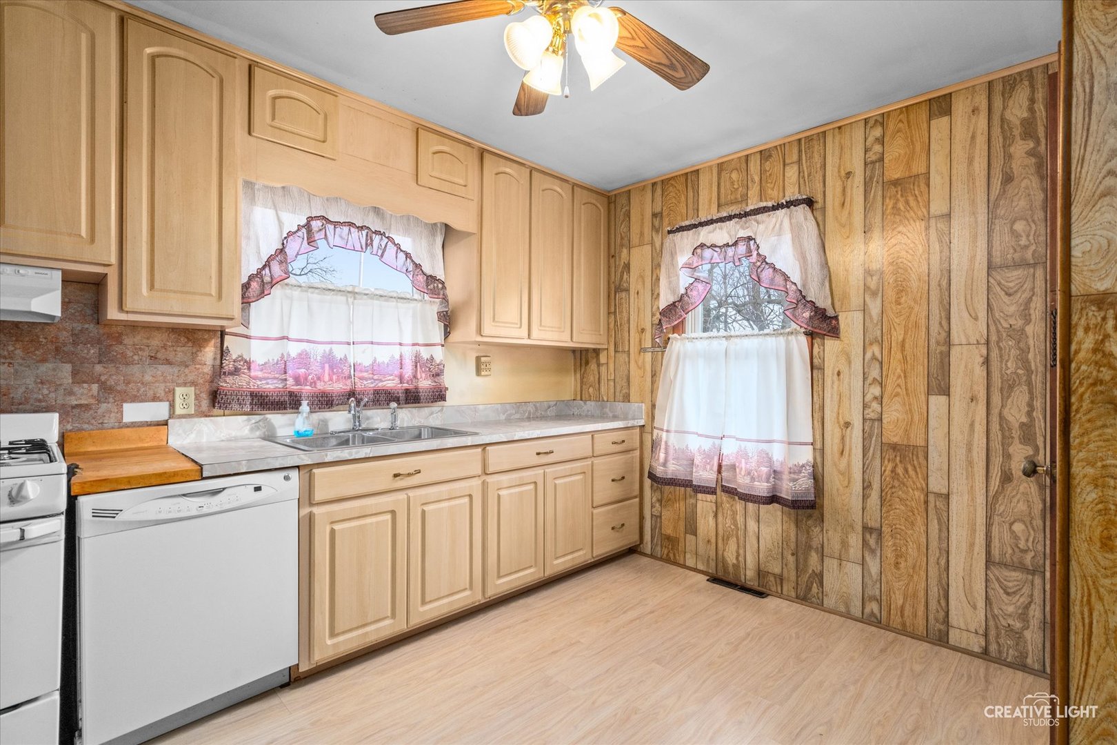 413 East Kansas Street Elburn, IL 60119 - Photo 7 of 18