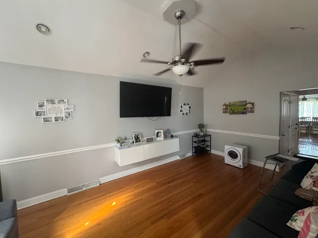 $359,900 | 7205 South Hamlin Avenue, Chicago, IL 60629