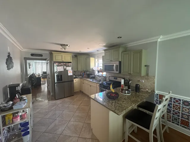 $359,900 | 7205 South Hamlin Avenue, Chicago, IL 60629