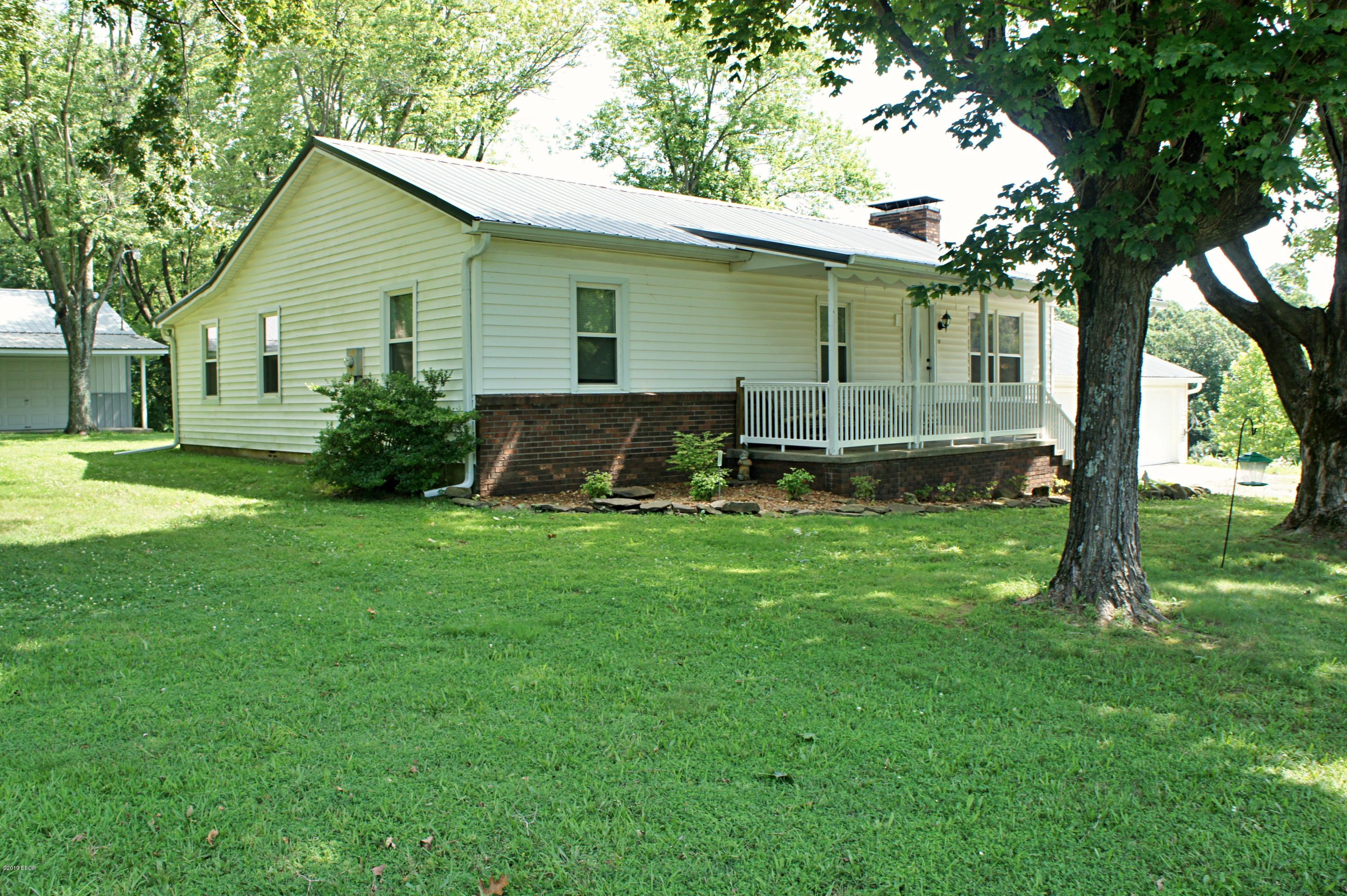 2880 Rte 166 Creal Springs, IL 62922 - Photo 3 of 33