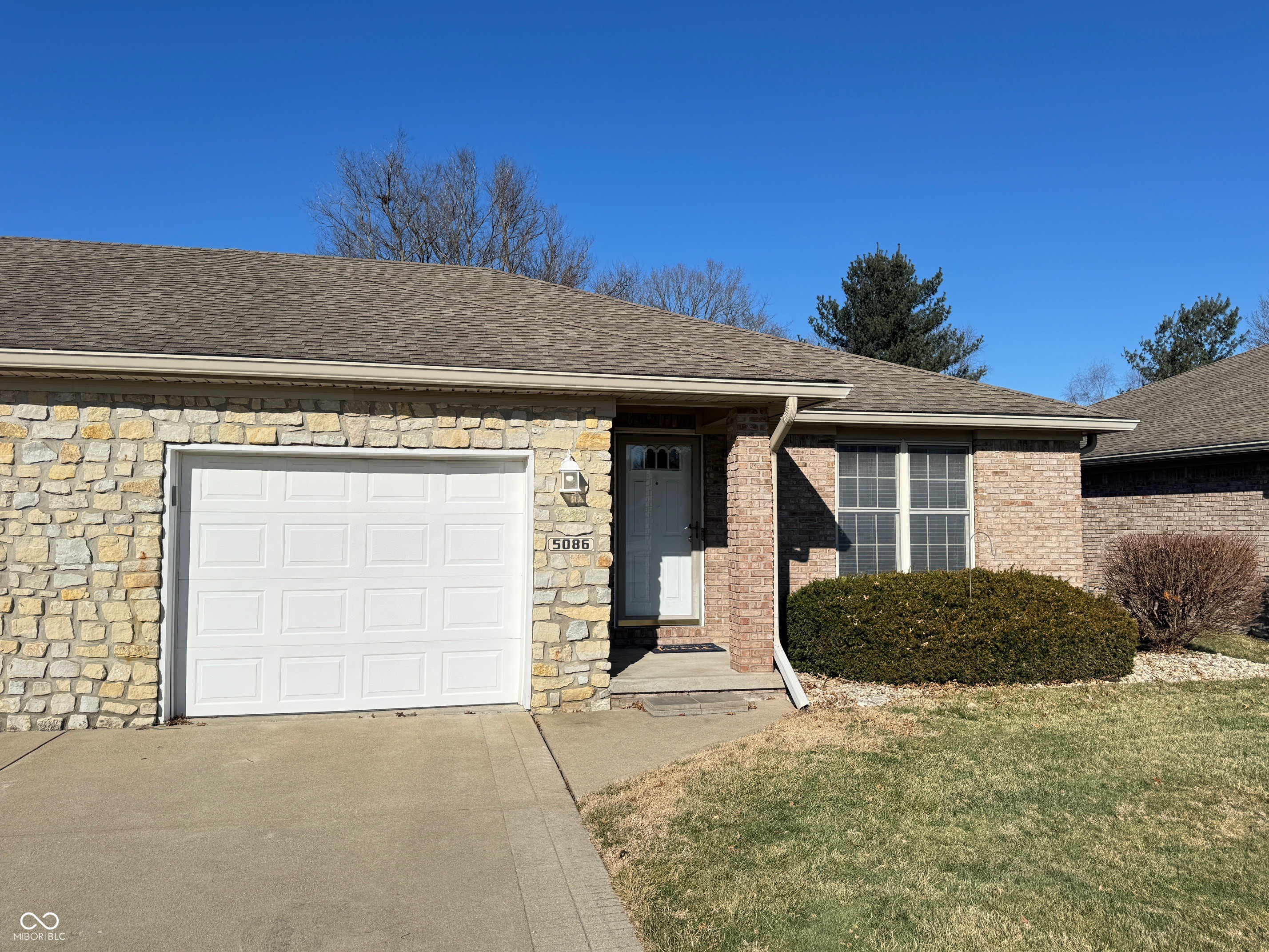 5086 Memphis Court Columbus, IN 47203 - Photo 2 of 22