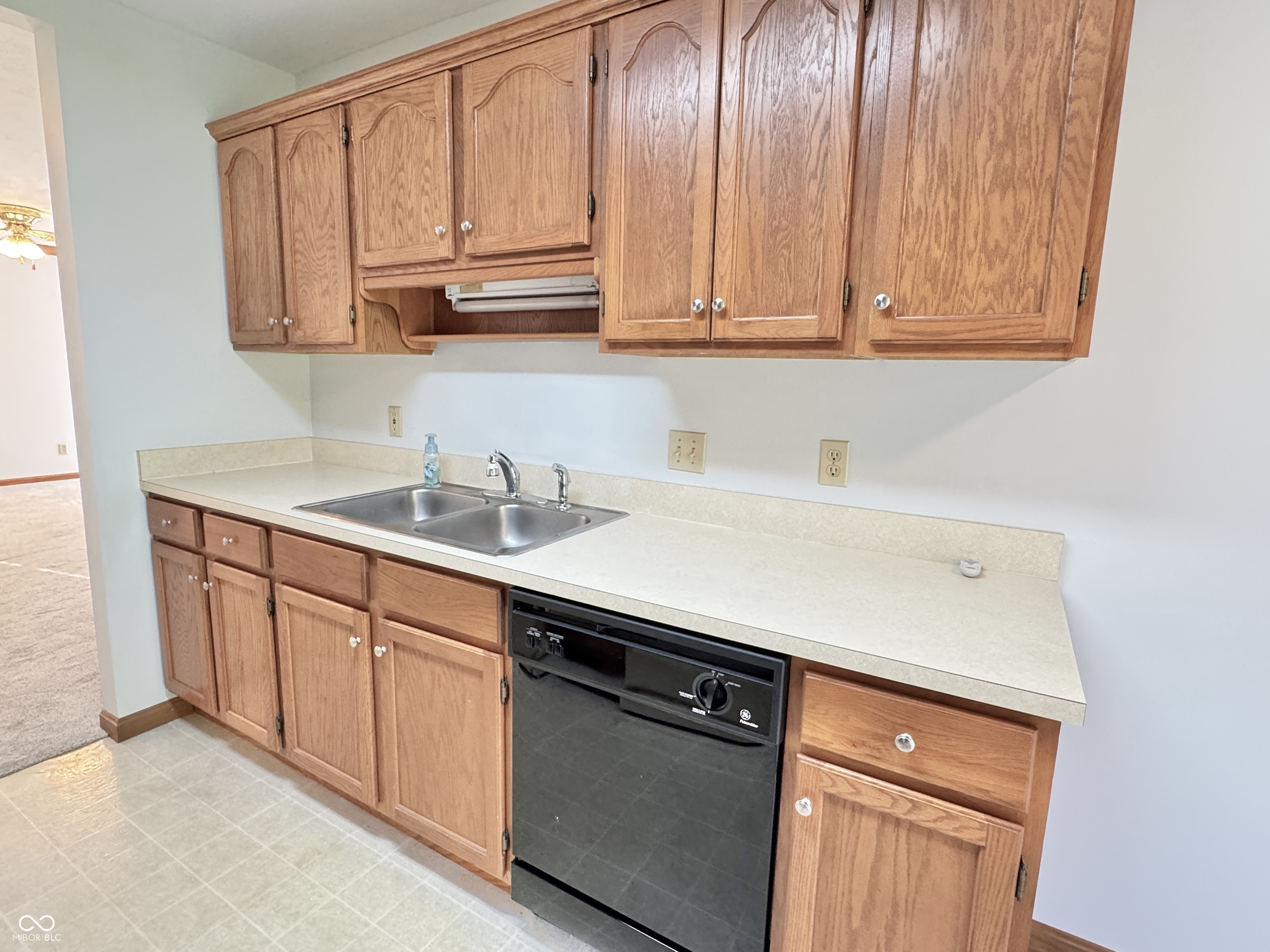 5086 Memphis Court Columbus, IN 47203 - Photo 6 of 22