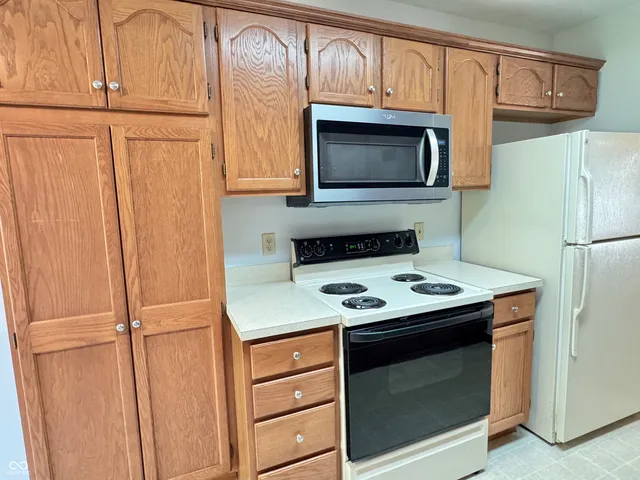 $199,900 | 5086 Memphis Court, Columbus, IN 47203