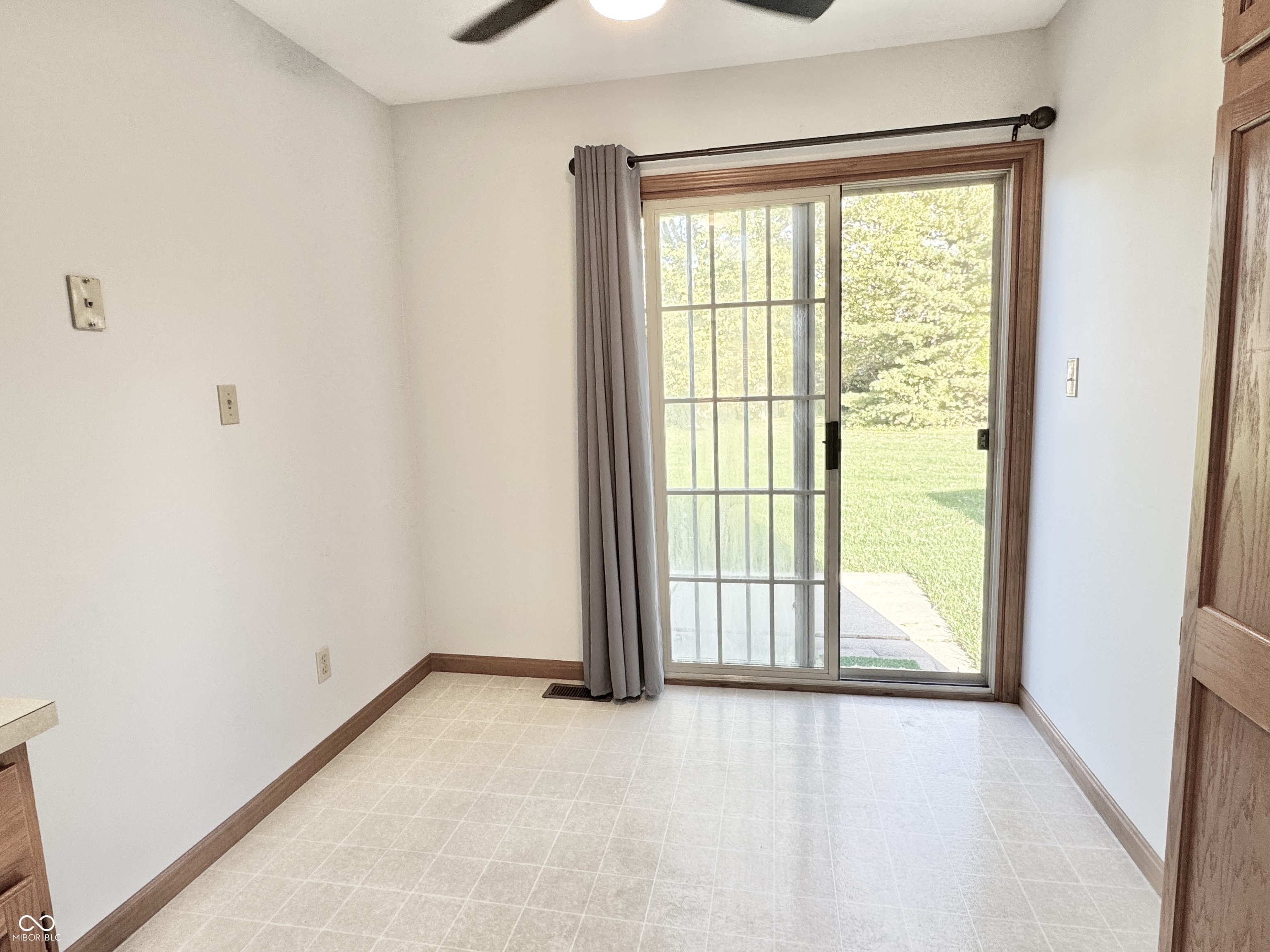 5086 Memphis Court Columbus, IN 47203 - Photo 9 of 22