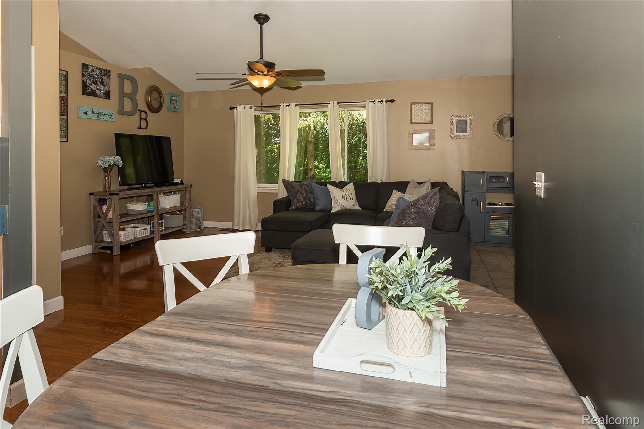 5105 Fish Lake Road Highland, MI 48357 - Photo 8 of 32 Dining + Liv Rm a.jpg