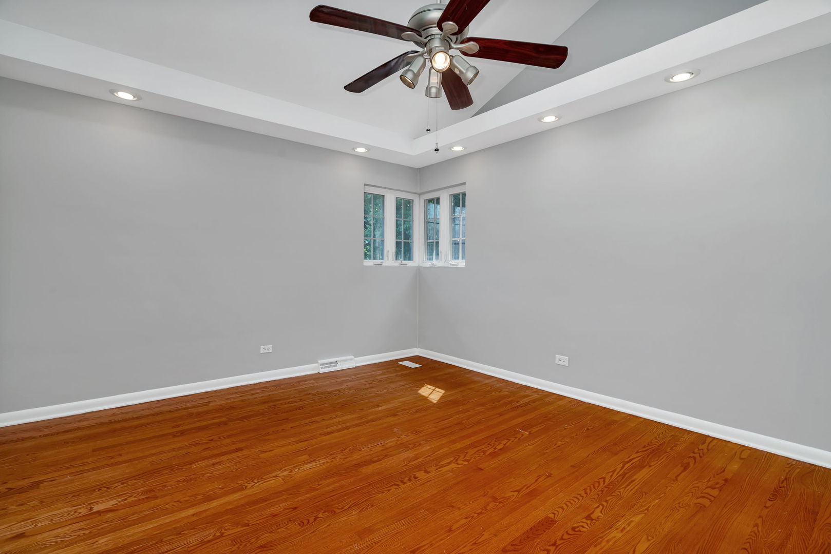 13 South Waiola Avenue, Unit 5 La Grange, IL 60525 - Photo 17 of 22 wooden floor in an empty room