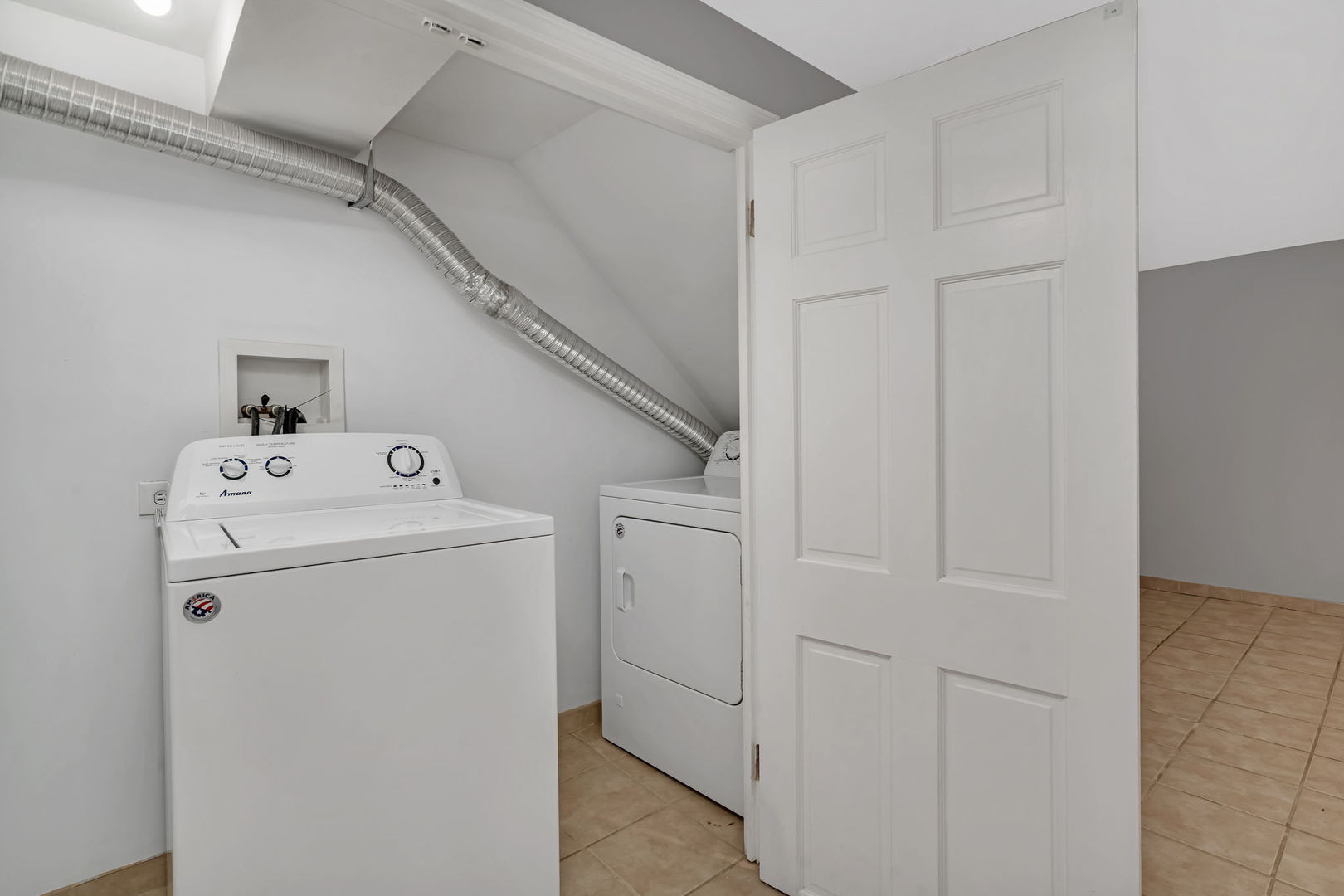 13 South Waiola Avenue, Unit 5 La Grange, IL 60525 - Photo 22 of 22 a utility room with dryer and washer