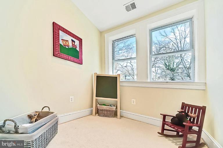 3225 Walbridge Place Northwest Washington, DC 20010 - Photo 14 of 19 Sitting Room