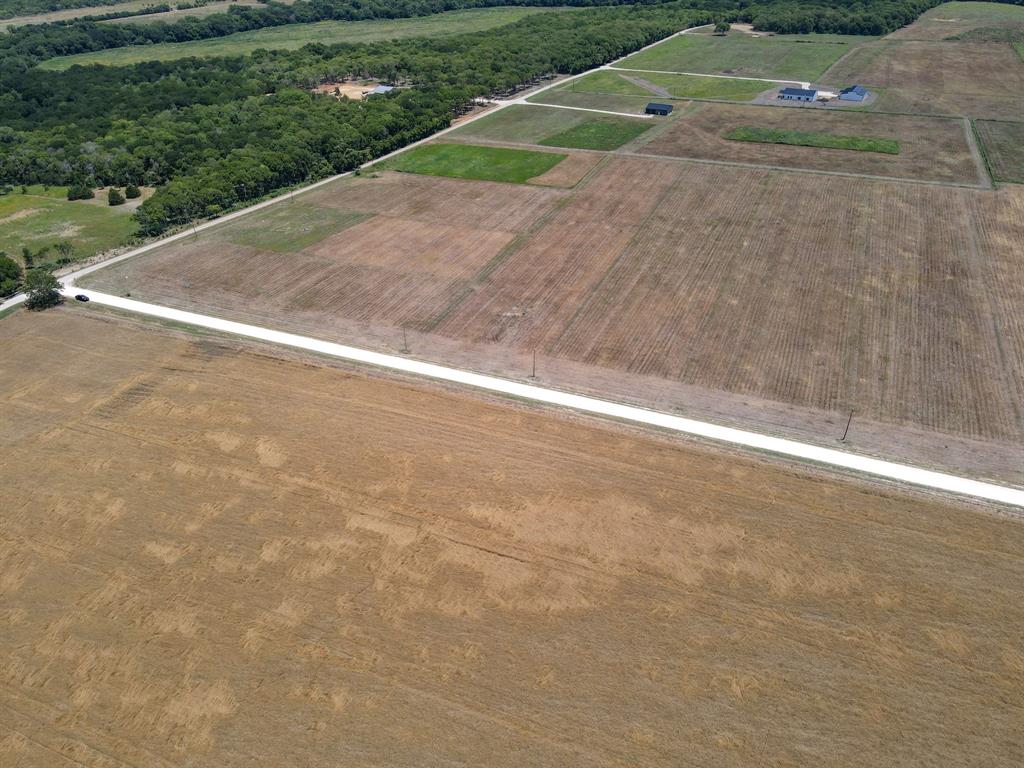 9117 County Road 101 Grandview, TX 76050 - Photo 2 of 9