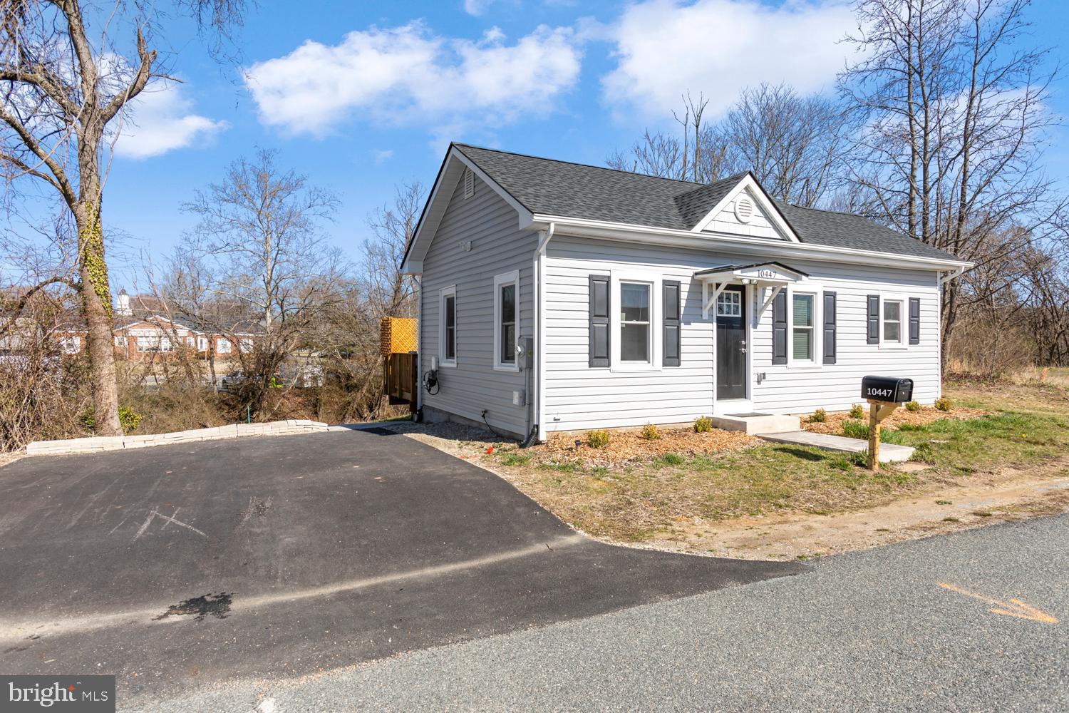 10447 Hudson Road King George, VA 22485 - Photo 4 of 32 Gallery Image 4