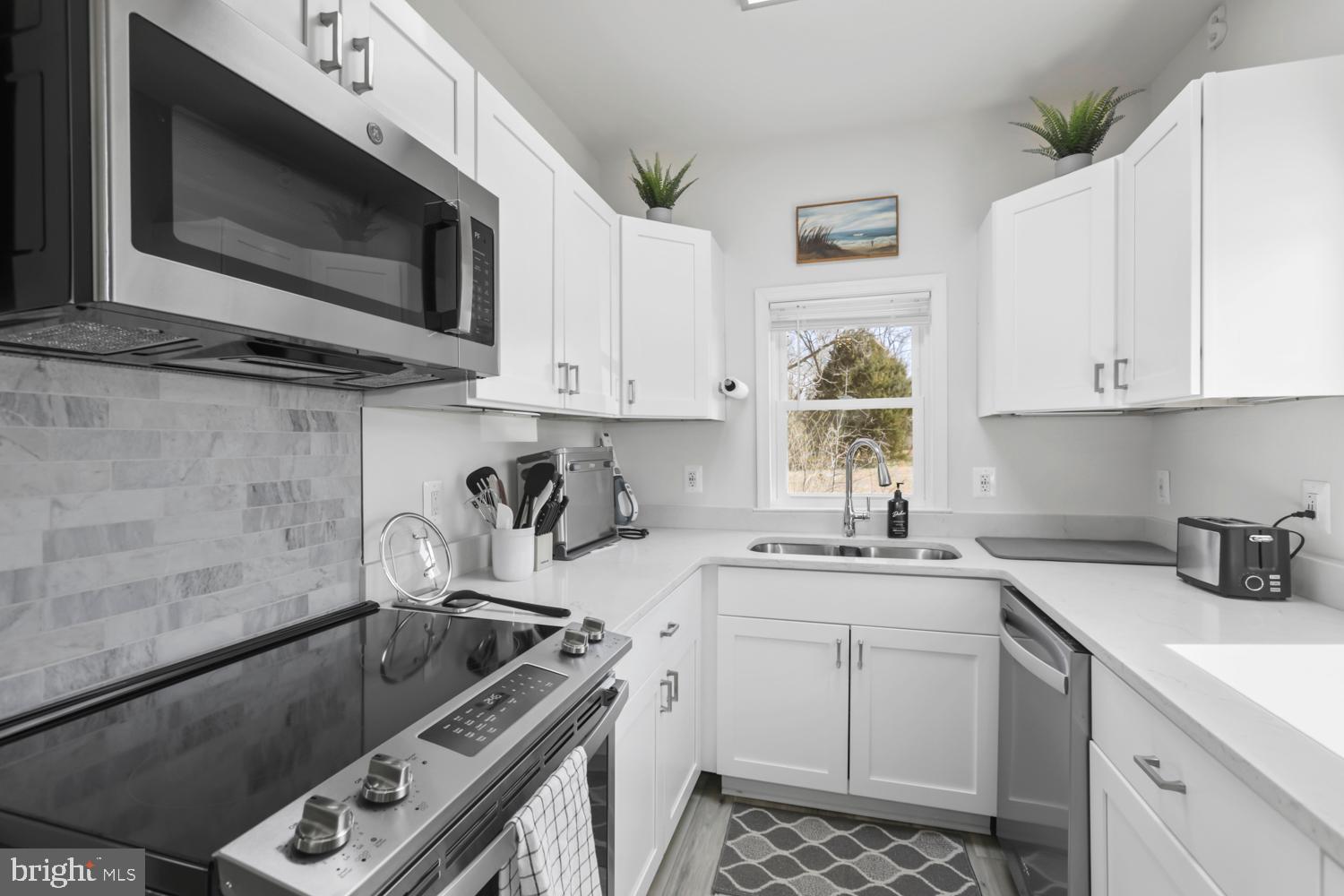 10447 Hudson Road King George, VA 22485 - Photo 10 of 32 Gallery Image 10