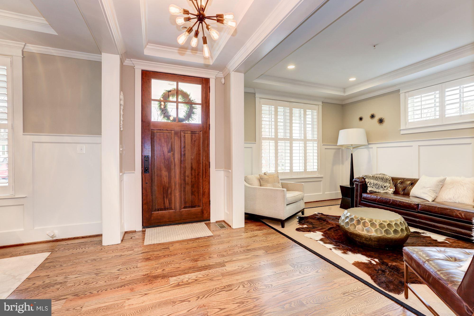 8919 Ridge Place Bethesda, MD 20817 - Photo 2 of 30 Foyer/Living Room