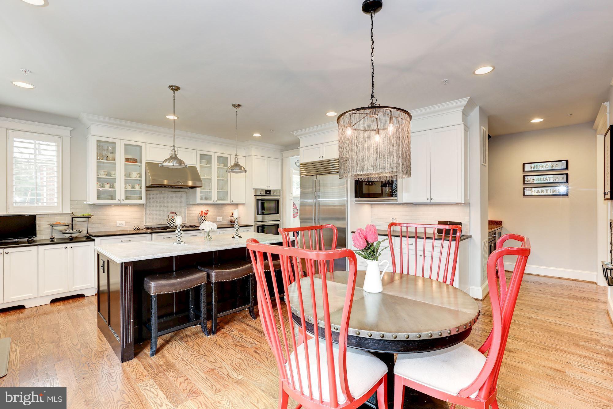 8919 Ridge Place Bethesda, MD 20817 - Photo 10 of 30 Eat-in Kitchen