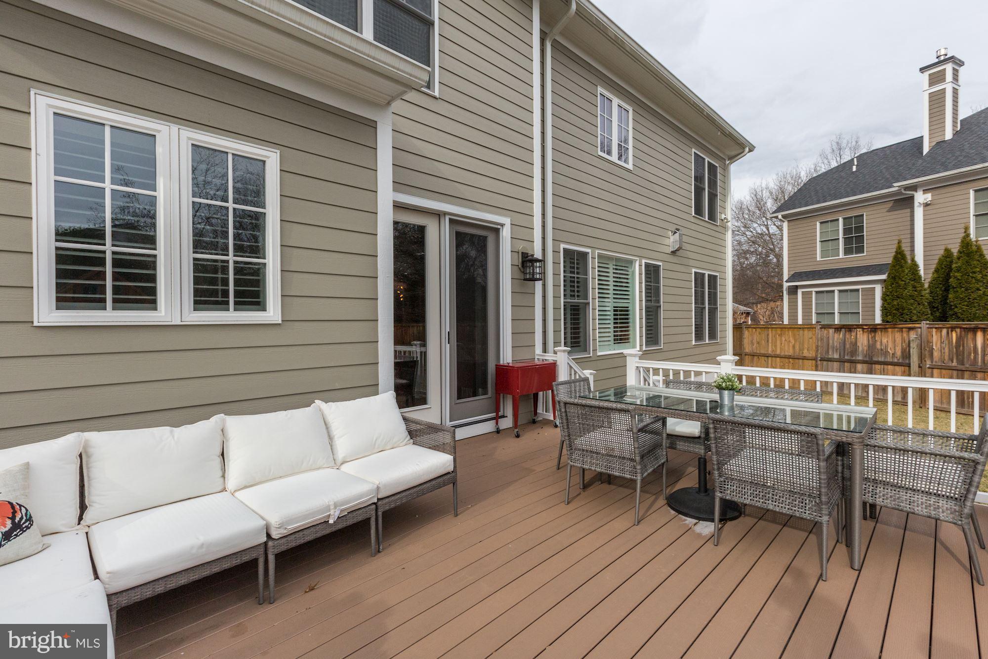 8919 Ridge Place Bethesda, MD 20817 - Photo 28 of 30 Large Trex Decking off kitchen for barbeques