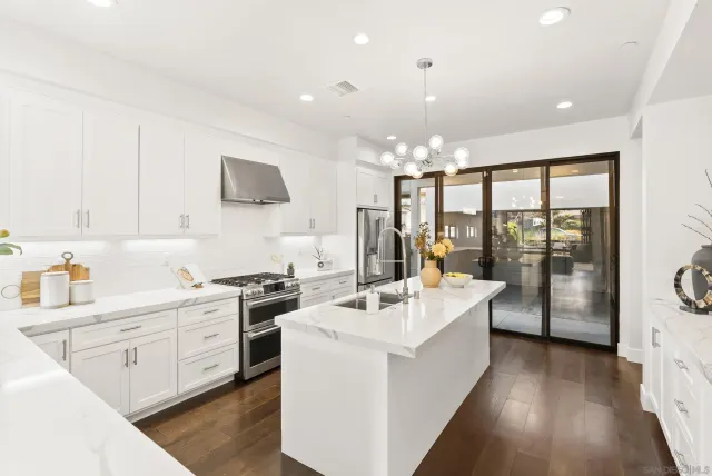 $2,395,000 | 3913 Kendall Street, San Diego, CA 92109