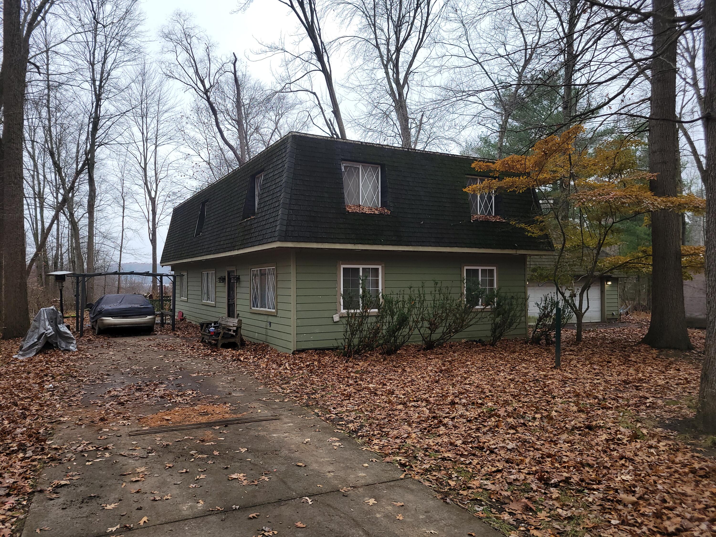 952 54th Street Pullman, MI 49450 - Photo 2 of 26 20251120_125152