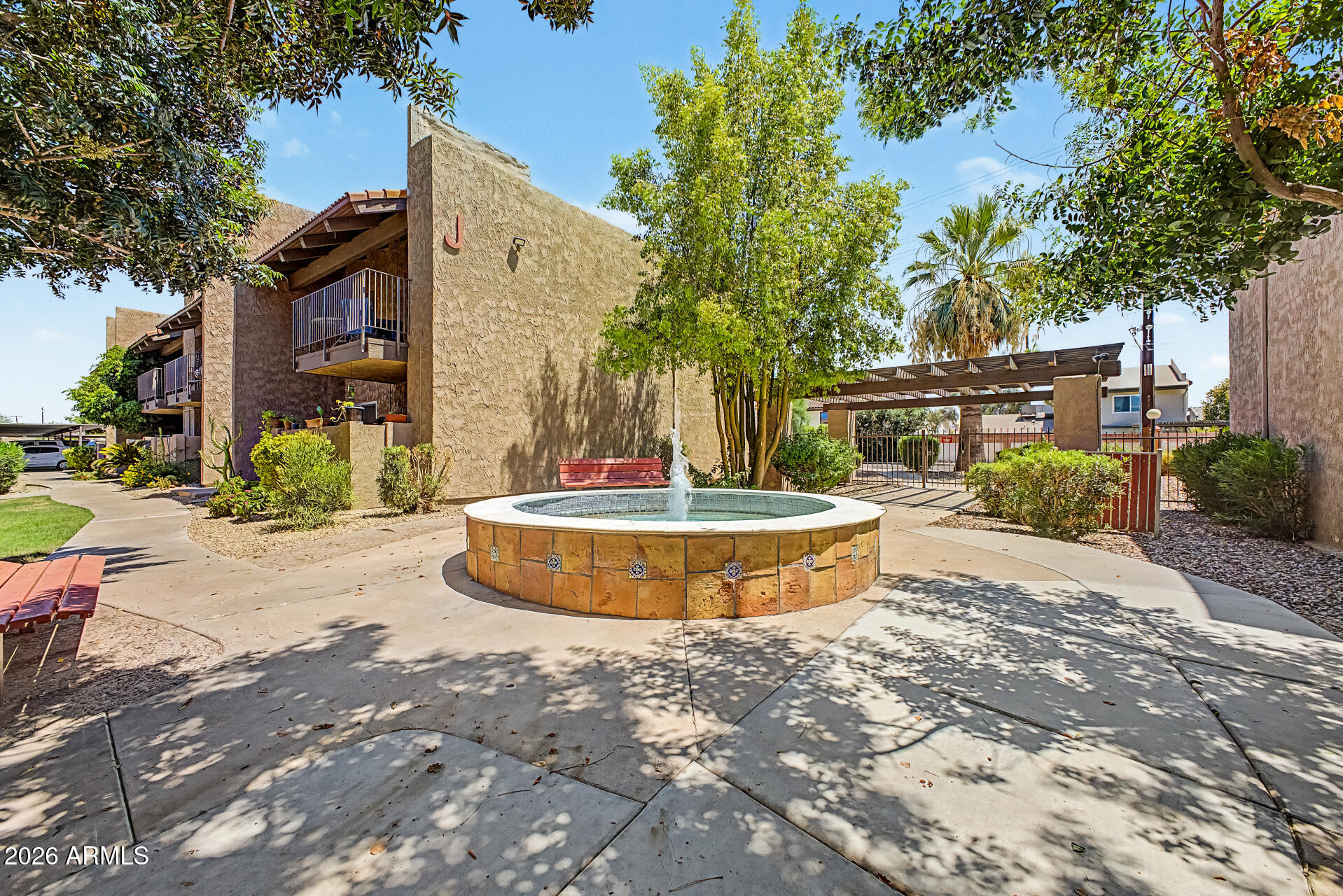 5525 East Thomas Road, Unit M23 Phoenix, AZ 85018 - Photo 22 of 26 Community Grounds View B