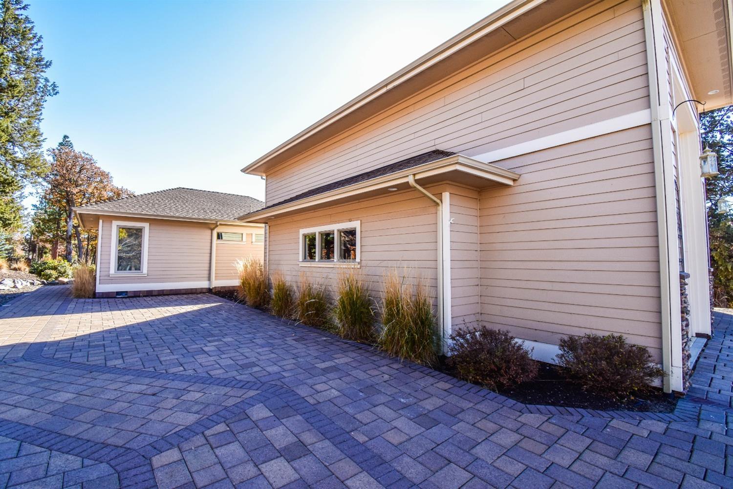 6104 Sanderling Road Klamath Falls, OR 97601 - Photo 2 of 32 Additional Photo