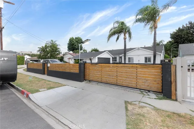 a view of a house with outdoor space