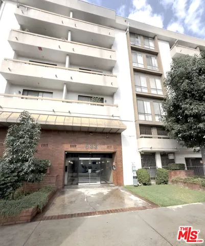 $418,000 | 533 South St Andrews Place, Unit 410, Los Angeles, CA 90020