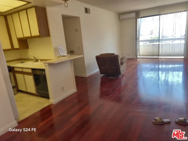 $418,000 | 533 South St Andrews Place, Unit 410, Los Angeles, CA 90020