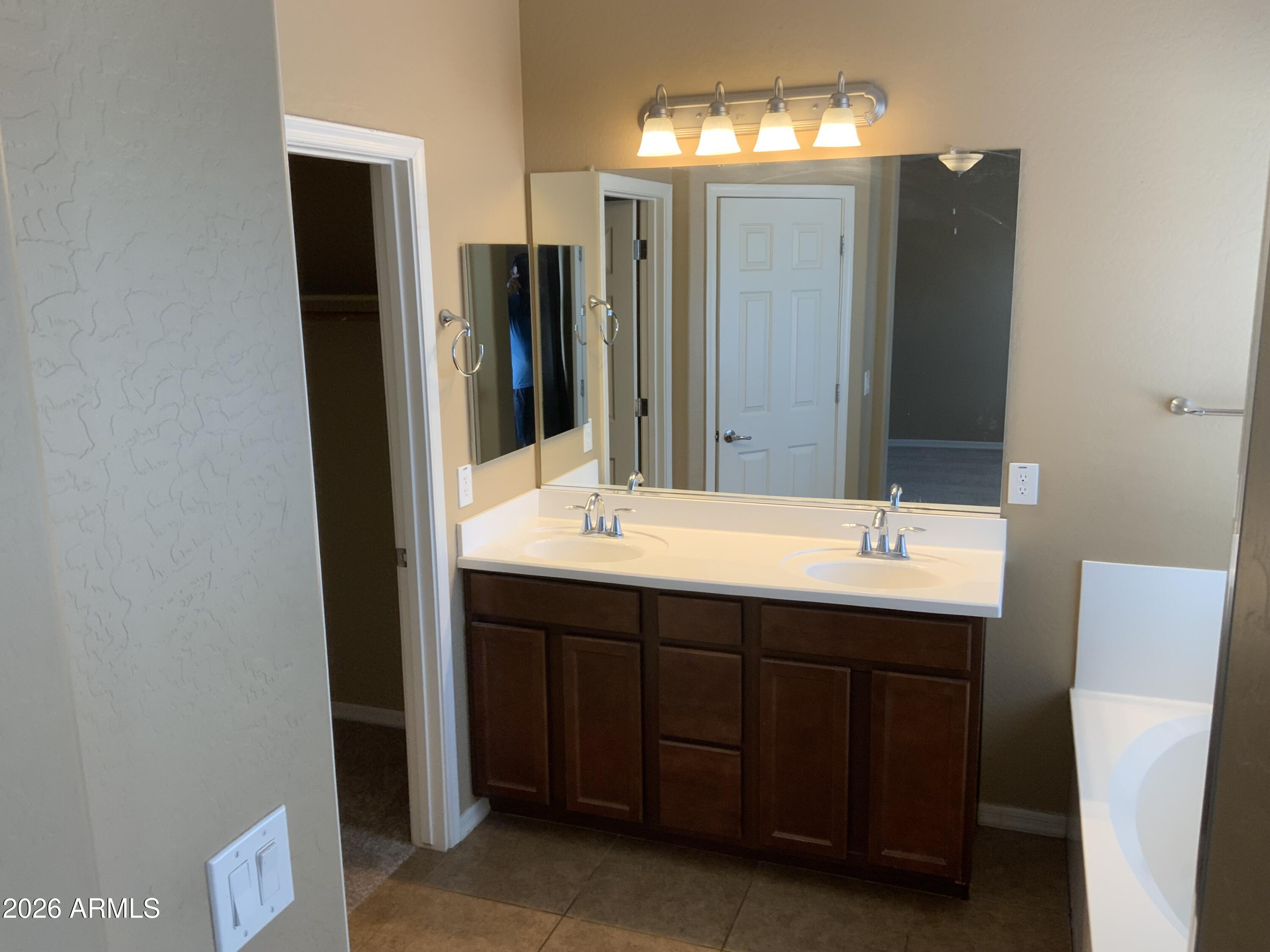1357 West Crape Road San Tan Valley, AZ 85140 - Photo 6 of 15 IMG_4406