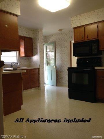 714 North State Street Howell, MI 48843 - Photo 2 of 27 all appliances included.jpg