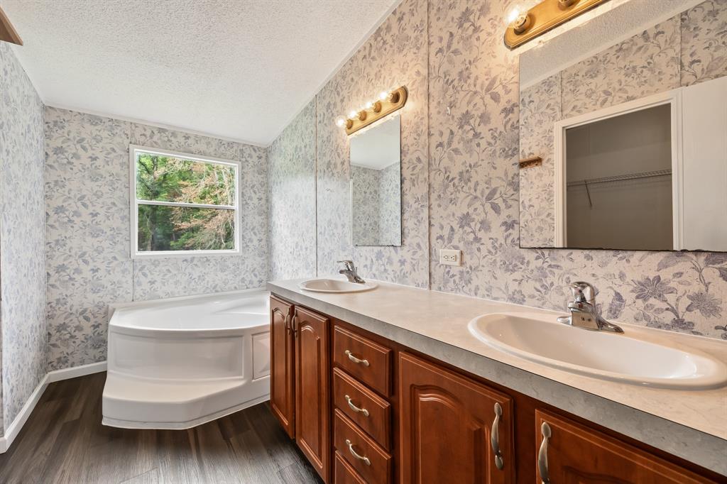 917 Green Blackman Road Kilgore, TX 75662 - Photo 15 of 25