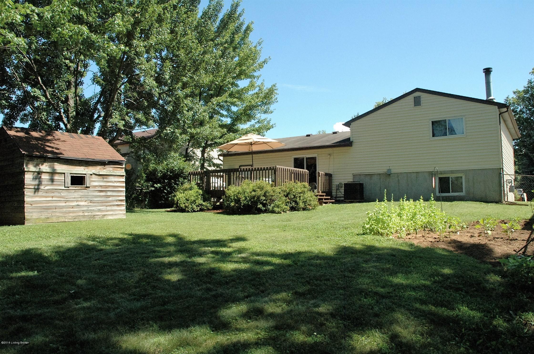 5009 Oldshire Road Louisville, KY 40229 - Photo 18 of 22 DSC_9858