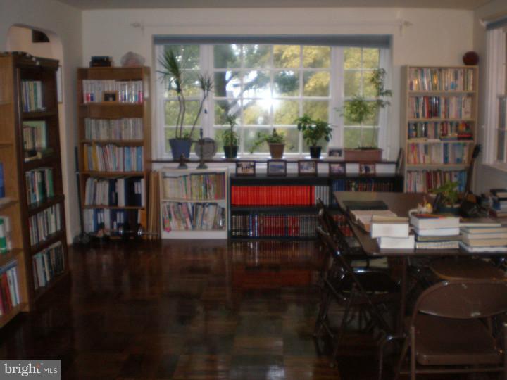 7817 Gayle Road Cheltenham, PA 19012 - Photo 3 of 18 Living Room
