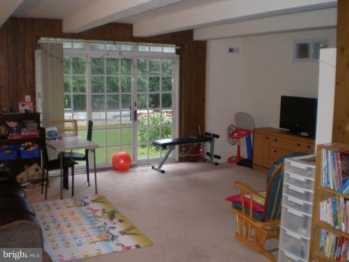 7817 Gayle Road Cheltenham, PA 19012 - Photo 5 of 18 Family Room