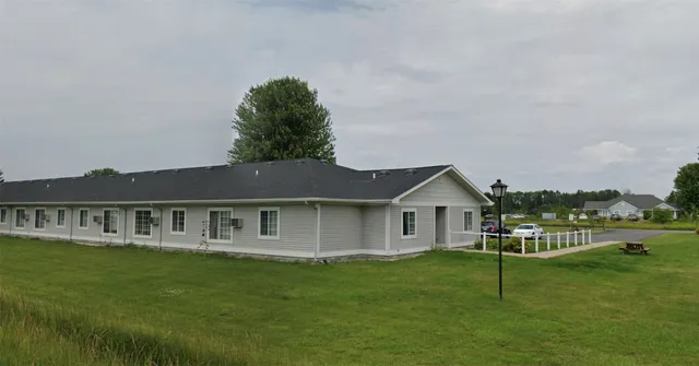 $585 | 1108 South Huron Street, Cheboygan, MI 49721