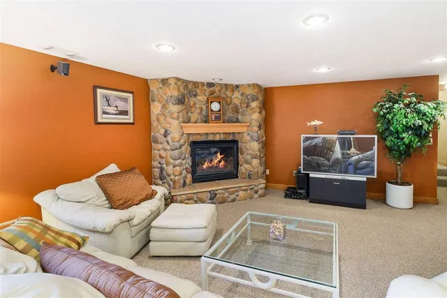 $899,900 | 18300 672nd Lane, Jacobson, MN 55752