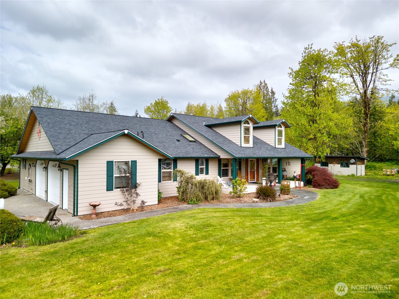 7492 Russell Road Concrete, WA 98237 - Photo 2 of 40