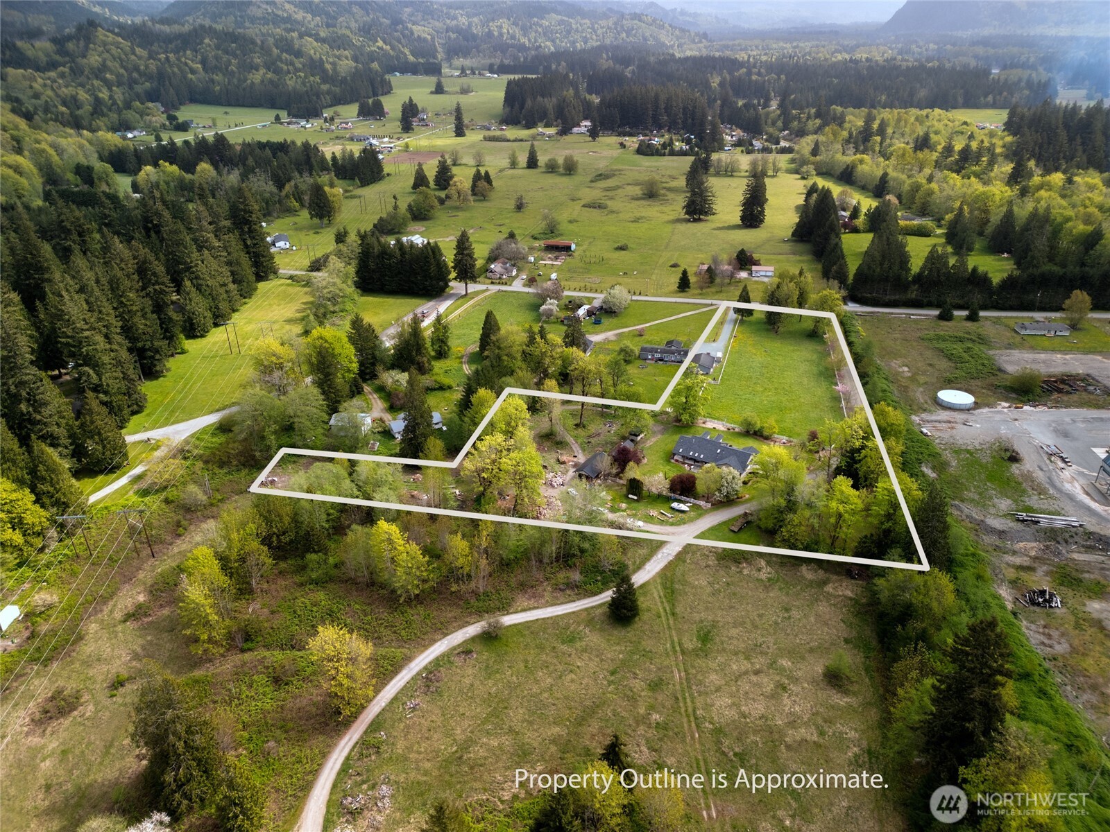 7492 Russell Road Concrete, WA 98237 - Photo 6 of 40