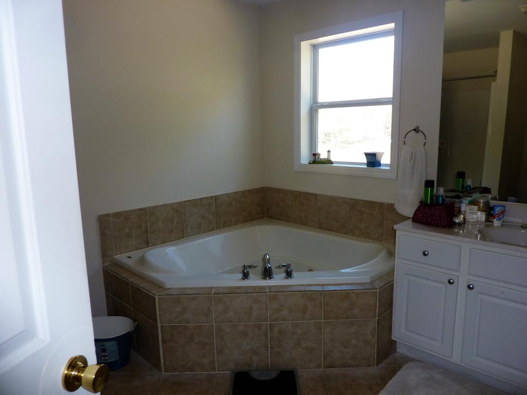24 Anderson Lane Rochester, NH 03867 - Photo 8 of 23 Gallery Image 8