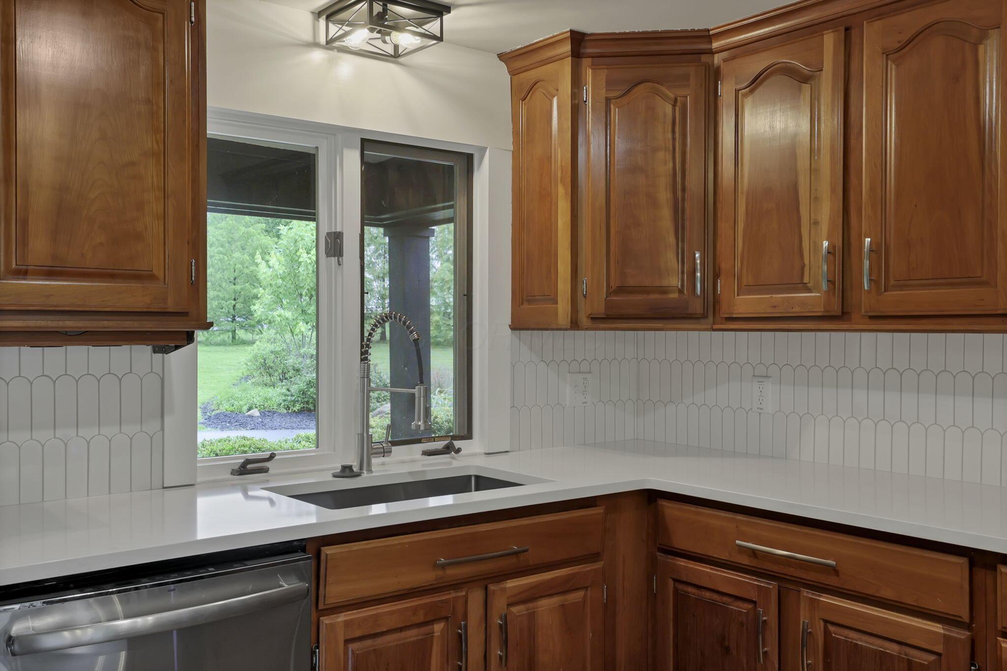 225 Edwards Road Johnstown, OH 43031 - Photo 16 of 69 21-web-or-mls-011A8839