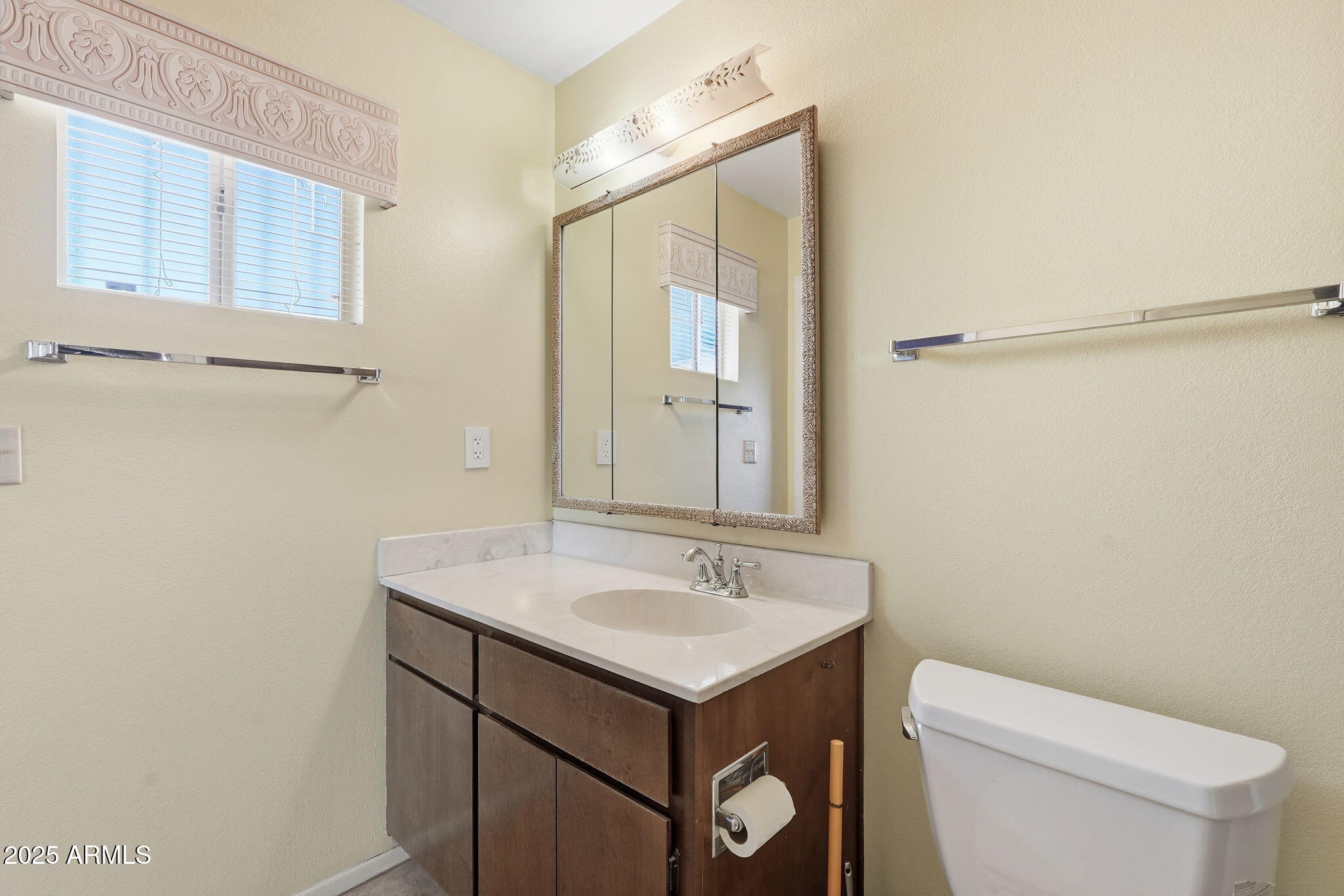 423 South Racine Mesa, AZ 85206 - Photo 20 of 35 Racine - primary bathroom.2