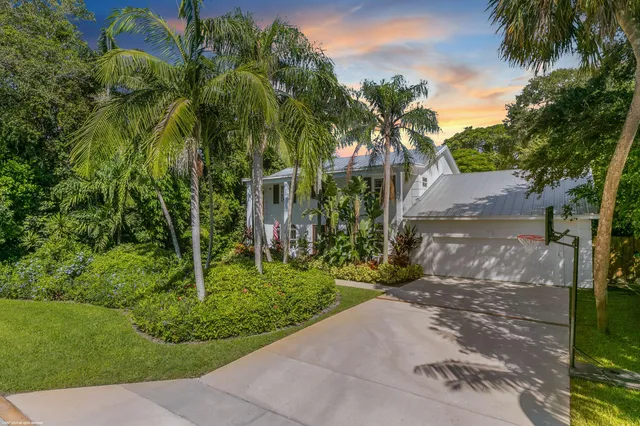 $1,680,000 | 16 Ridgeview Road North, Sewall's Point, FL 34996