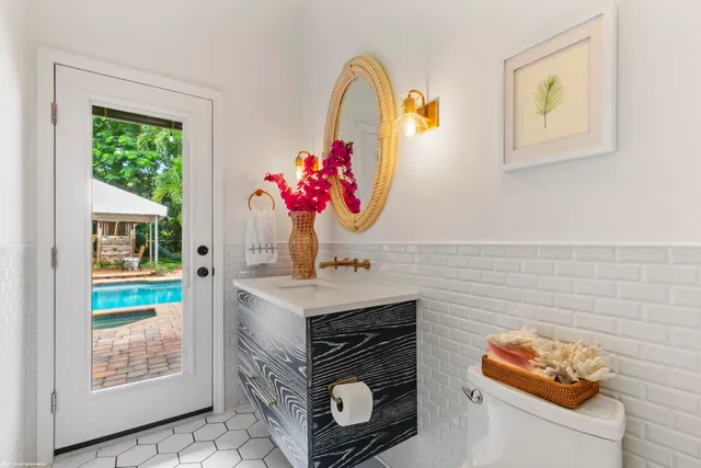 $1,680,000 | 16 Ridgeview Road North, Sewall's Point, FL 34996