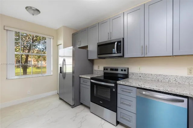 $3,000 | 4005 Northwest 91st Terrace, Sunrise, FL 33351