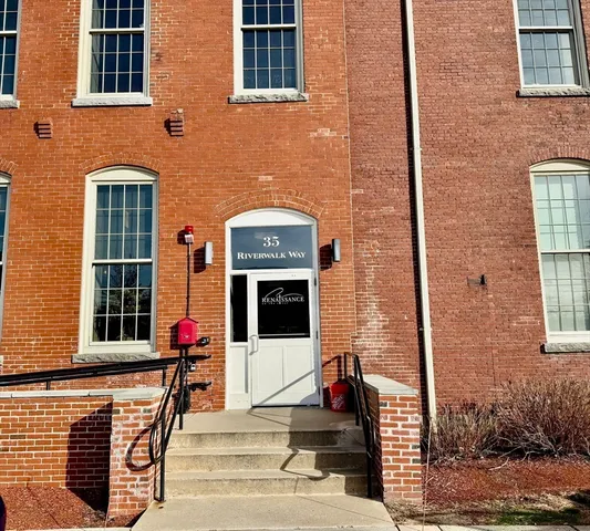 $1,950 | 35 Riverwalk Way, Unit 316, Lowell, MA 01854