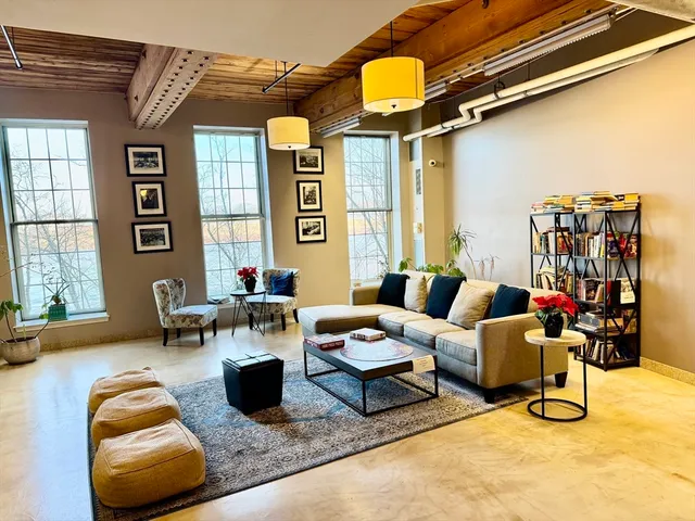 $1,950 | 35 Riverwalk Way, Unit 316, Lowell, MA 01854