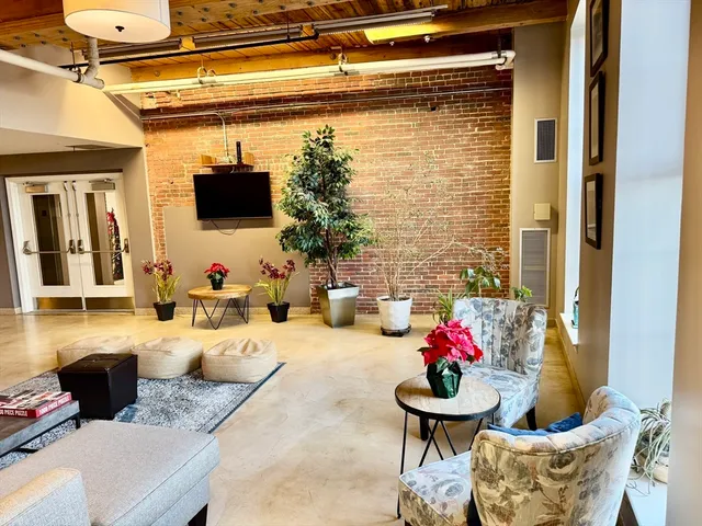 $1,950 | 35 Riverwalk Way, Unit 316, Lowell, MA 01854